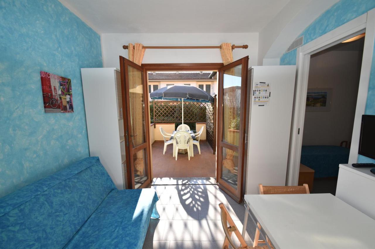 Appartamenti Sabbia - Zona Mare Con Terrazze, Clima, E Posti Auto Marina di Campo Zewnętrze zdjęcie