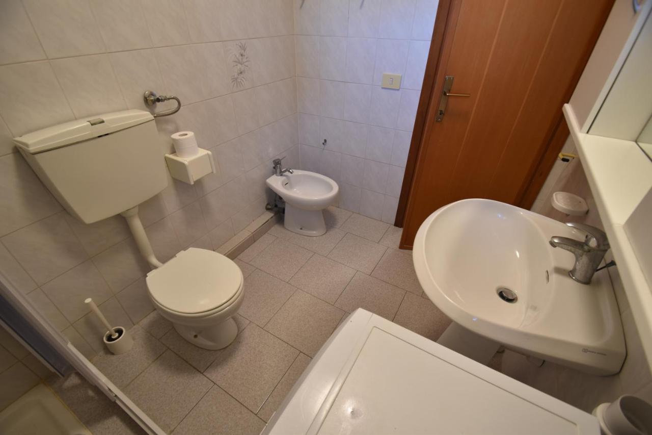 Appartamenti Sabbia - Zona Mare Con Terrazze, Clima, E Posti Auto Marina di Campo Zewnętrze zdjęcie