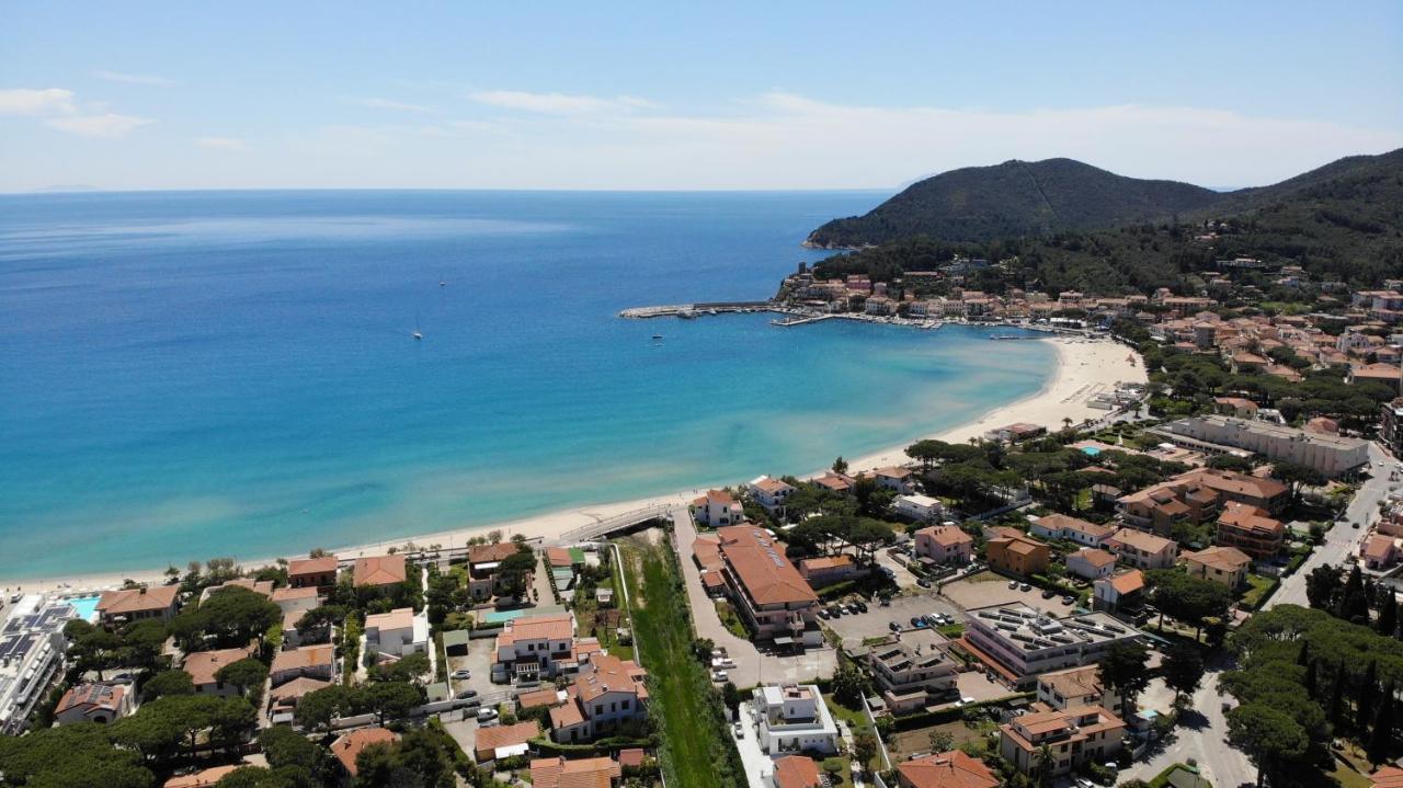 Appartamenti Sabbia - Zona Mare Con Terrazze, Clima, E Posti Auto Marina di Campo Zewnętrze zdjęcie